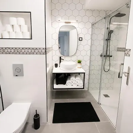 Spacious And Comfortable With Sea View *